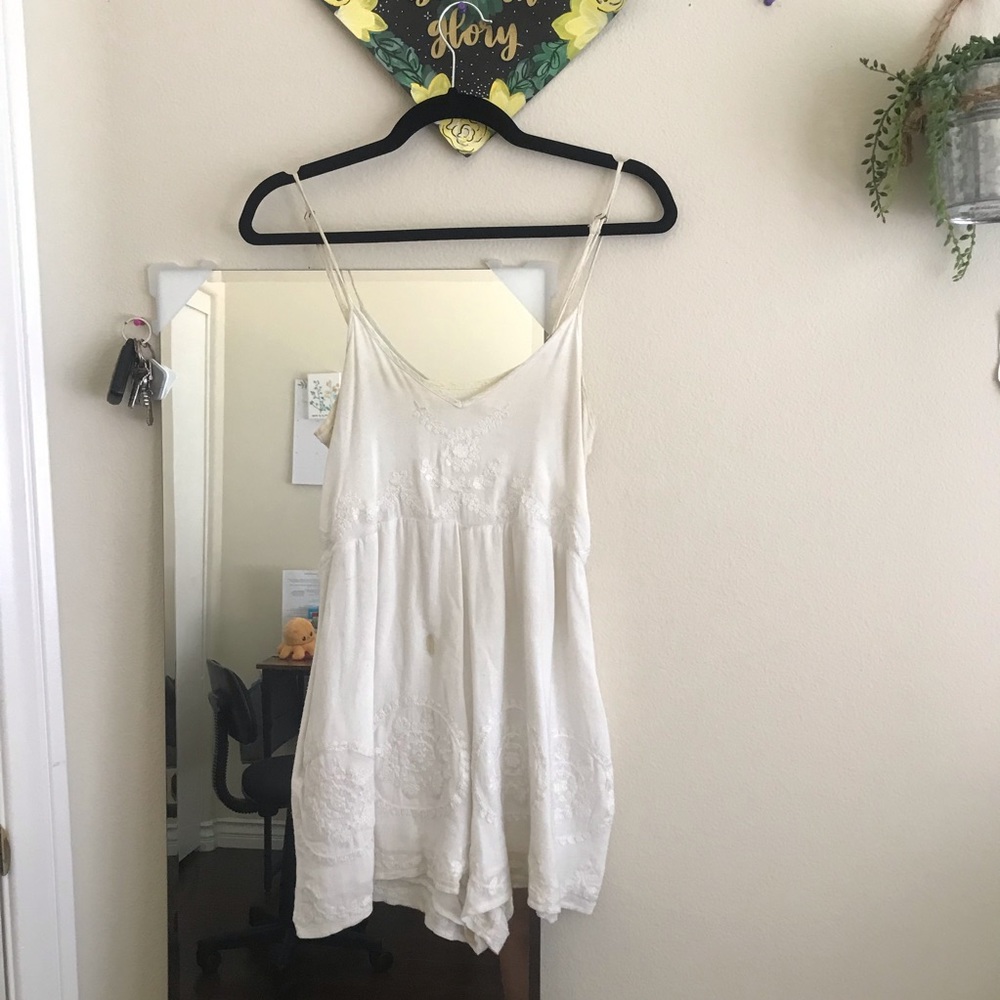 white embroidered romper (w stain 🥲)